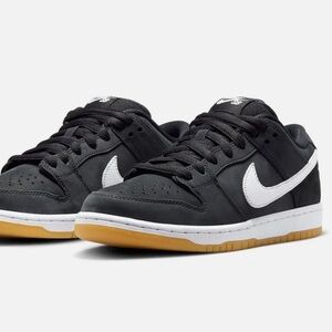 Nike Dunk Low SB 'Black Gum'